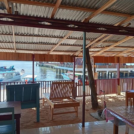 Mamalis Homestay Manado Exterior photo
